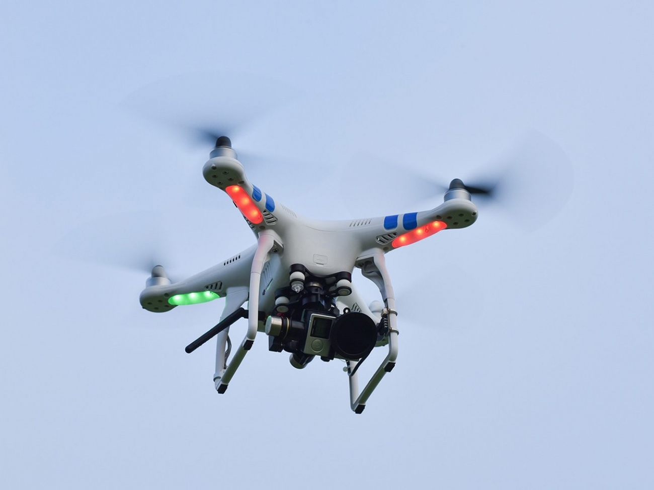 demo-attachment-82-camera-drone-fly-109003